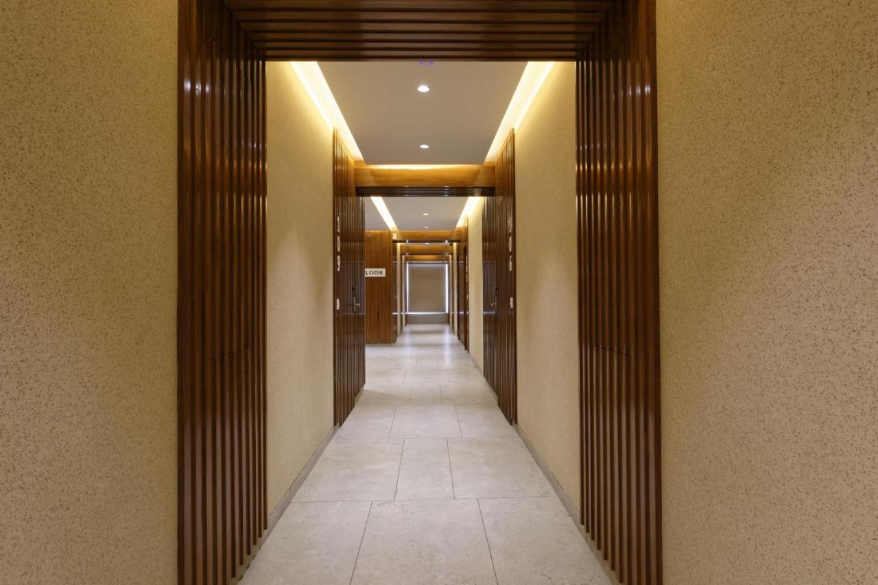 Hotel Flourish International Ahmedabad Esterno foto