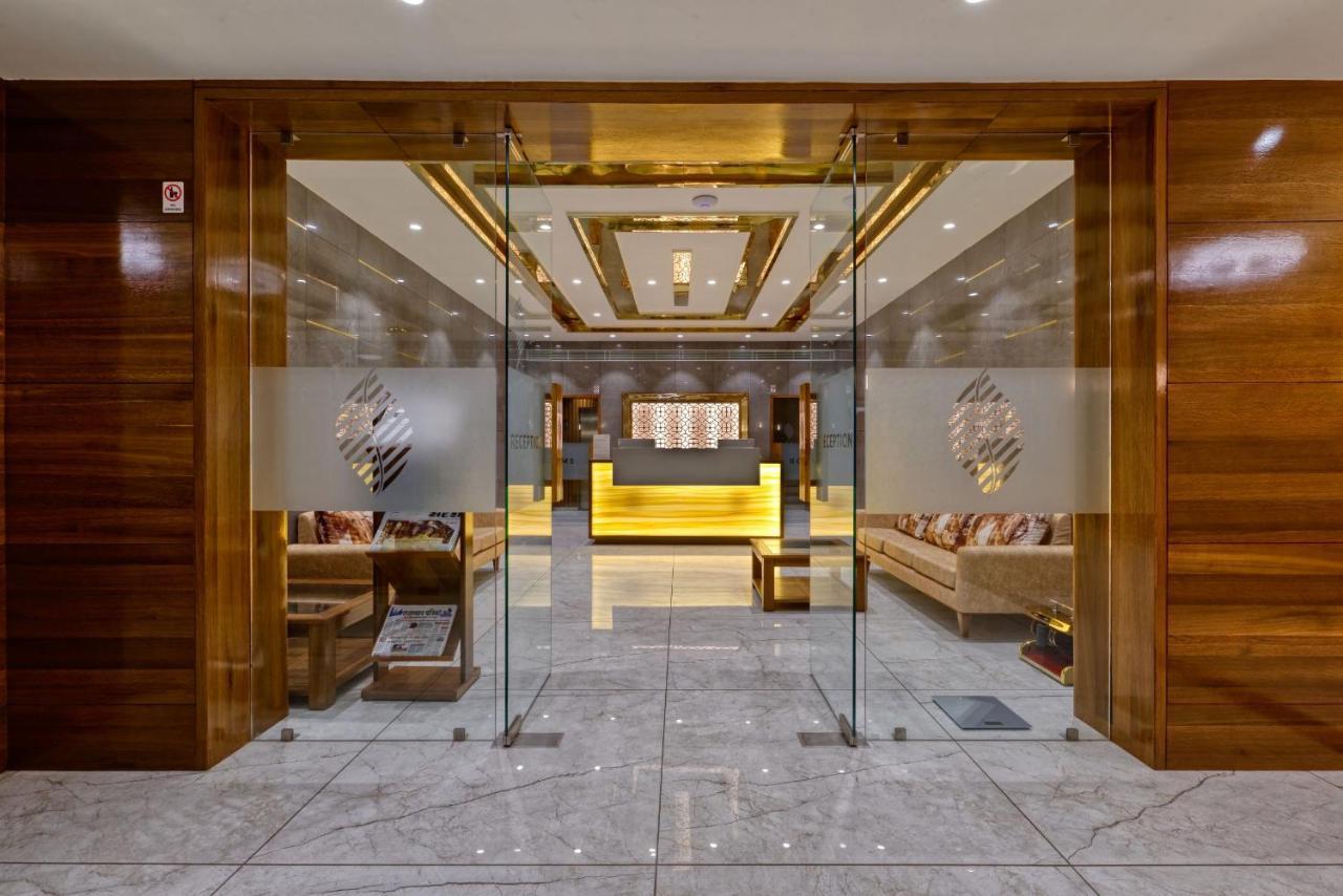 Hotel Flourish International Ahmedabad Esterno foto