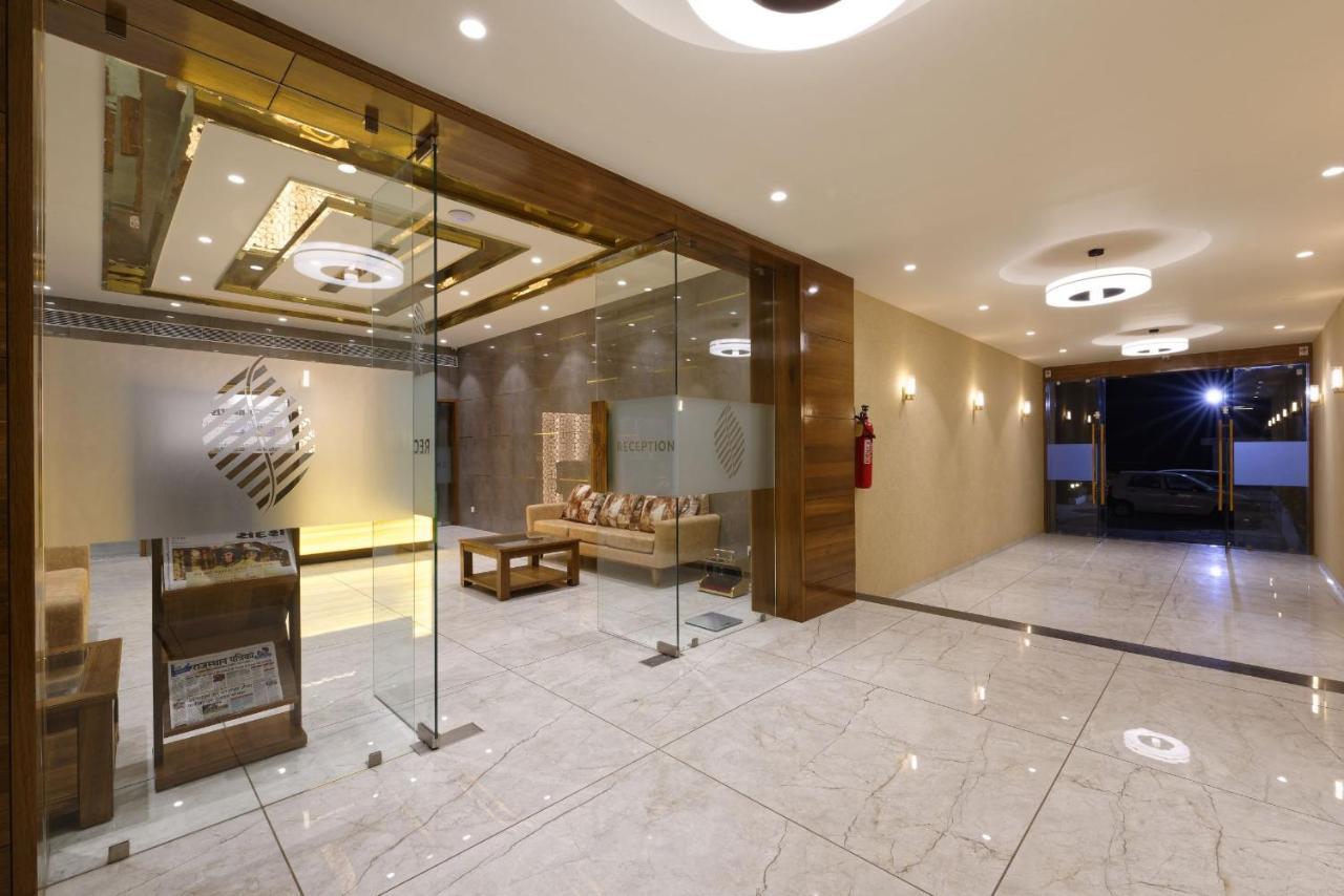 Hotel Flourish International Ahmedabad Esterno foto
